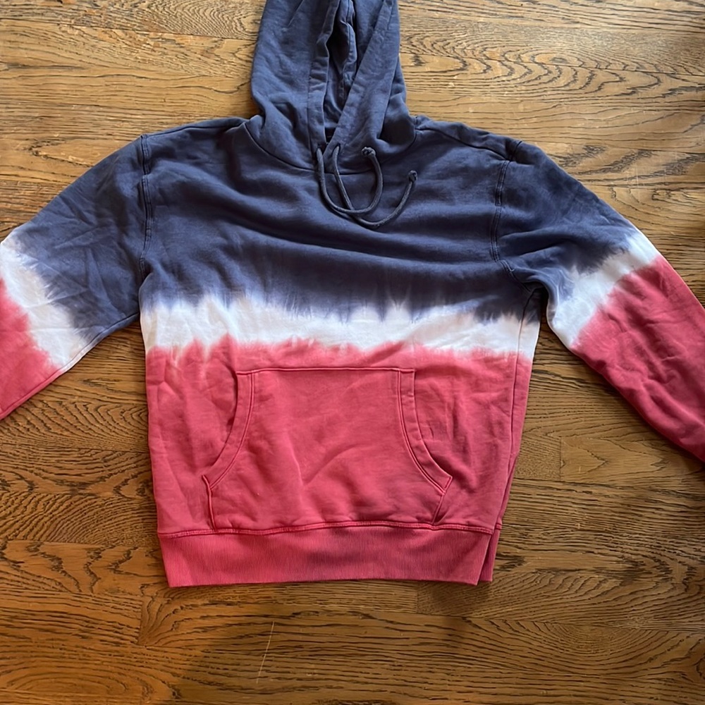 NEVER WORN!! red white and blue tie dye hoodie medium